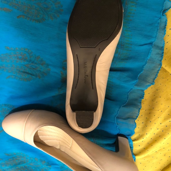 easy spirit raphael leather pumps